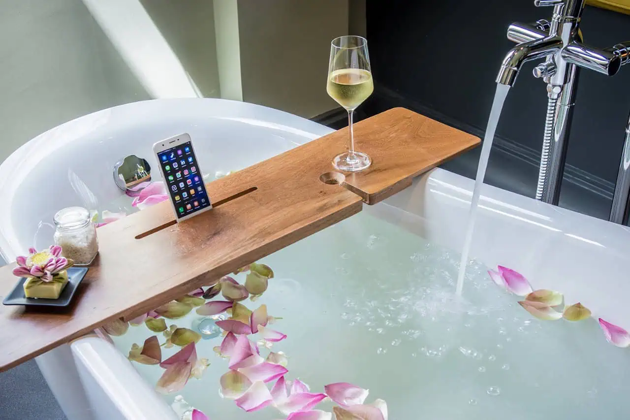Anjali by Syphon Deluxe Rooftop Suite Bathtub