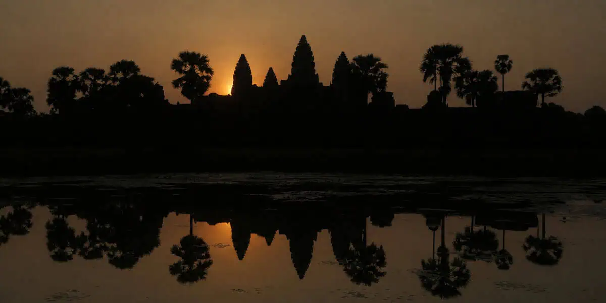 Lever de soleil sur le temple d’Angkor Wat